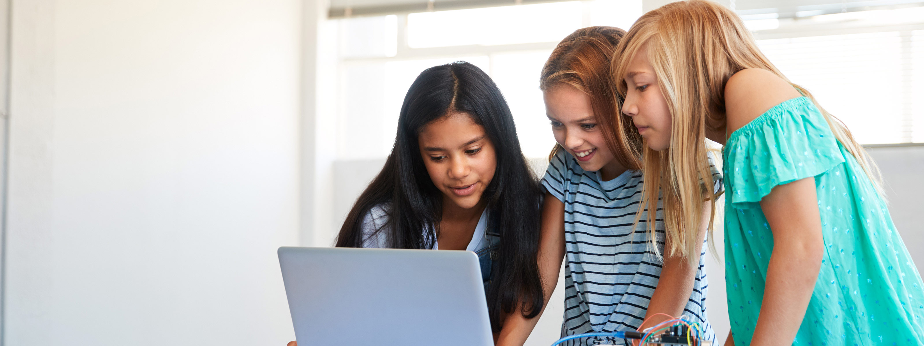 New tech startup aims to teach more girls to code
