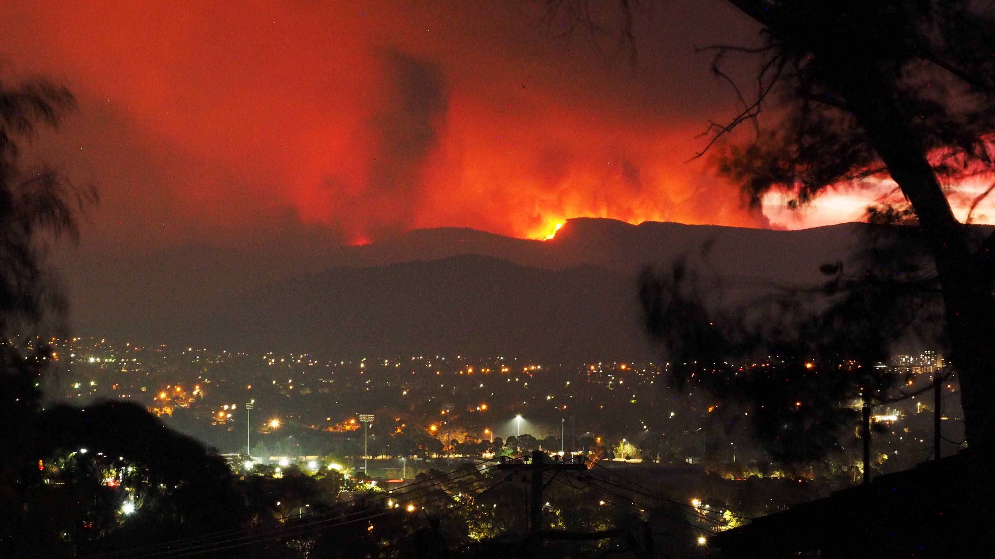 temperature inversion track wildfire smoke