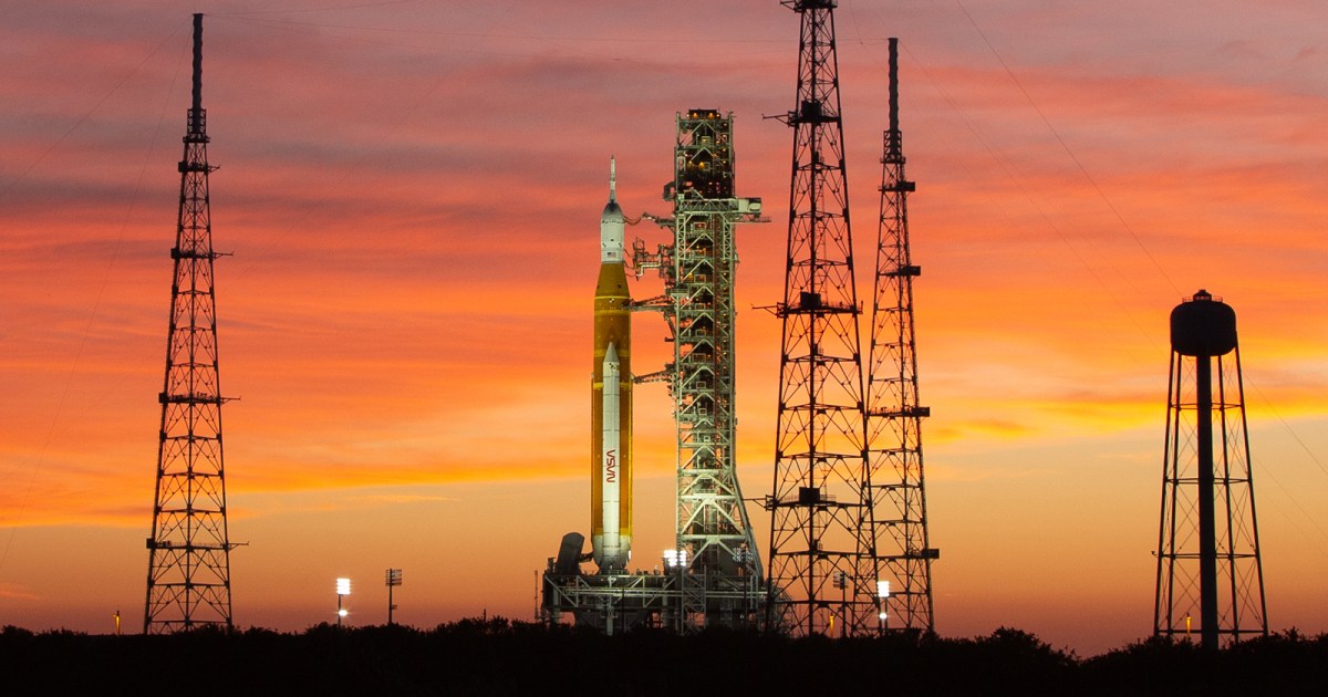L’énorme fusée SLS de la NASA est à un essai du lancement