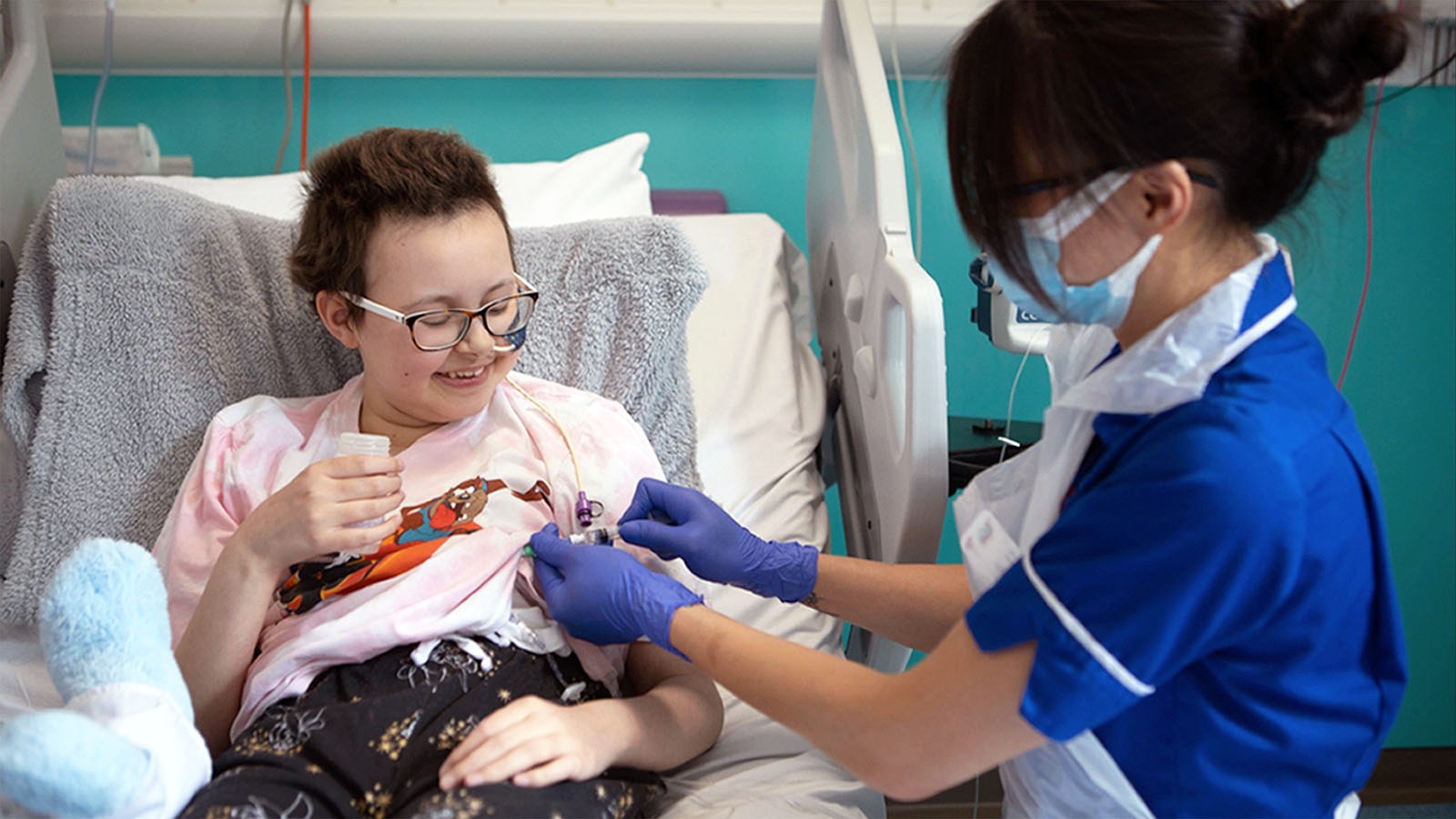 New CAR T-cell therapy sends girl’s incurable cancer into remission