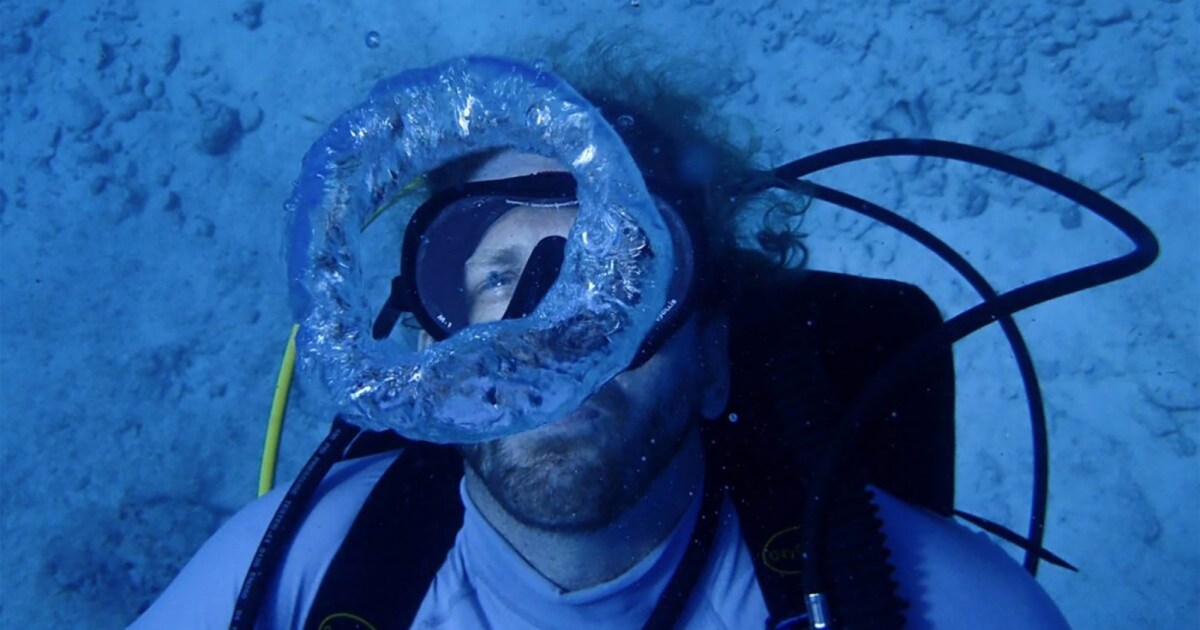 This man is trying to live underwater for a recordbreaking 100 days