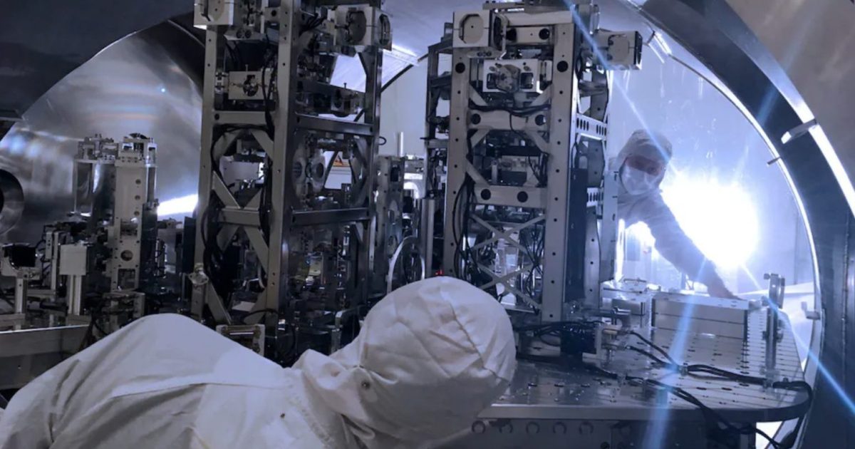 Le détecteur d’ondes gravitationnelles de LIGO est de retour en action après 3 ans de mises à niveau