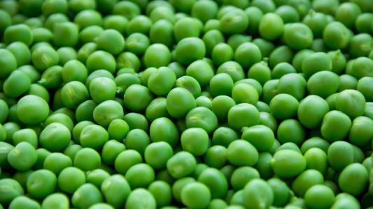 a lot of green peas